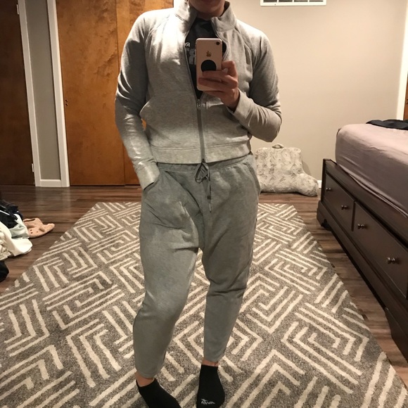 NWT Under Armour bomber jacket 💥 - Picture 5 of 8